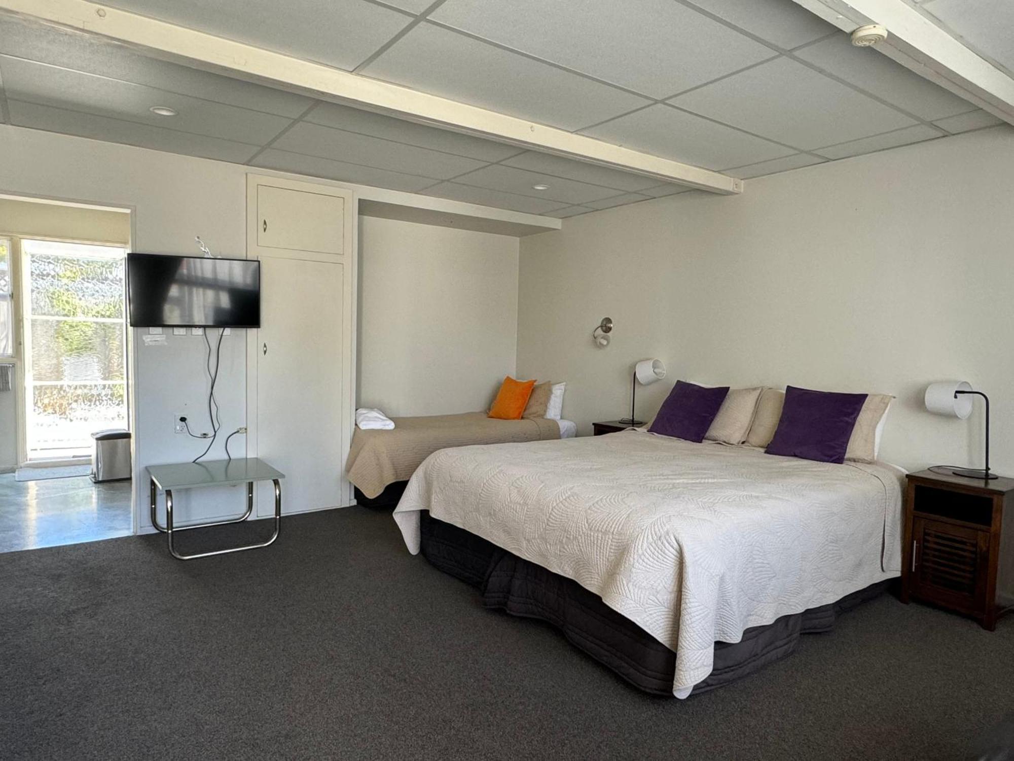 Diplomat Motel Christchurch Exterior photo